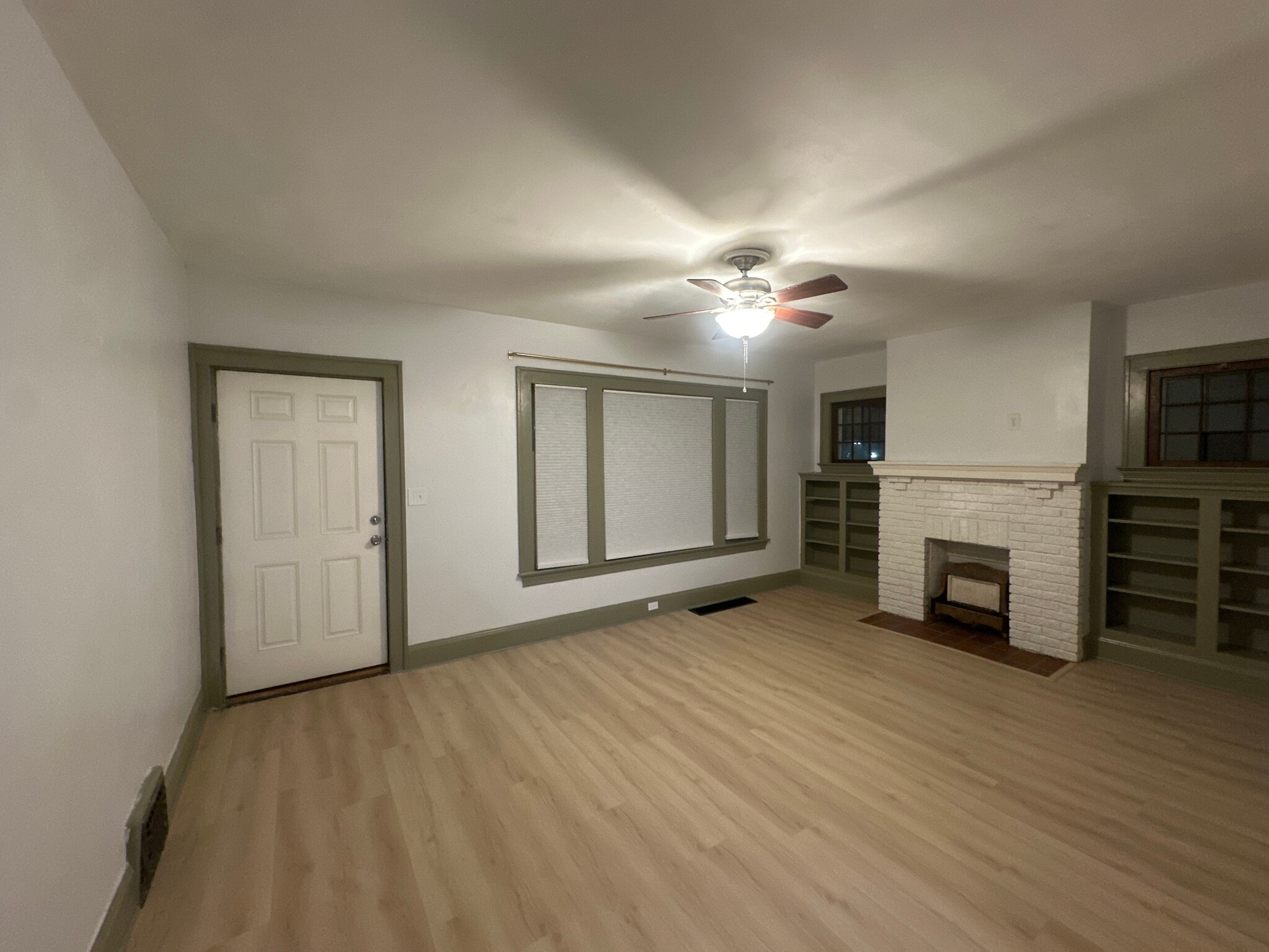 Building Photo - 9205 Clifton Blvd