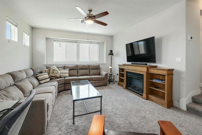 Building Photo - 805 Karst Cv