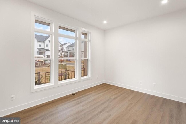 Building Photo - 849 N Manchester St