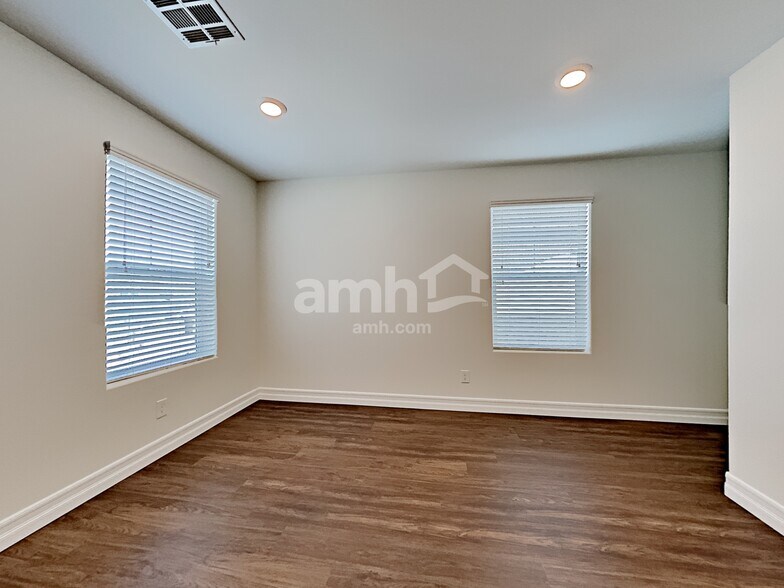 Building Photo - 6137 Wild Lilac Ct