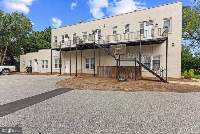 Building Photo - 321 Magothy Rd