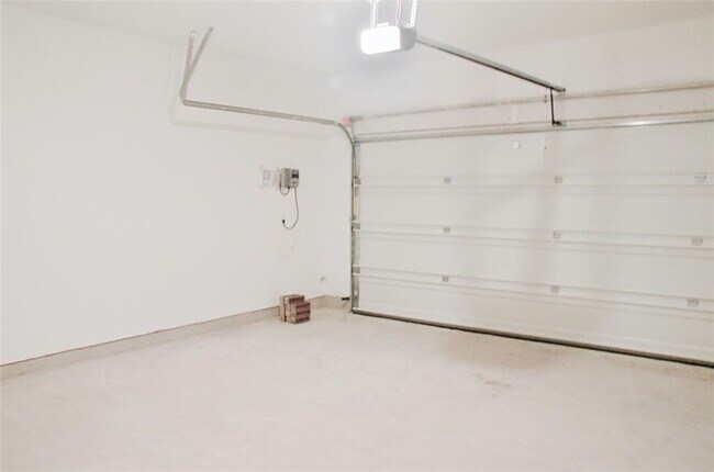 Building Photo - 136 Canley Lp