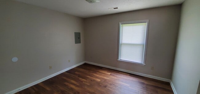 Building Photo - 3410 Calumet Pl