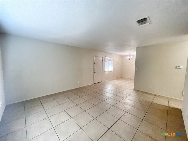 Building Photo - 1792 Kuehler Ave