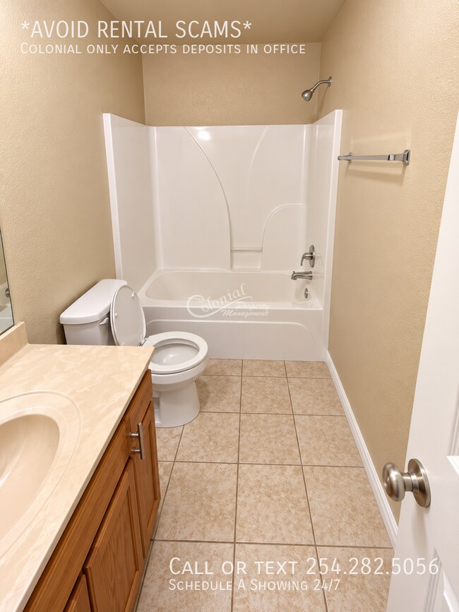 Building Photo - 2806 Leroy Cir