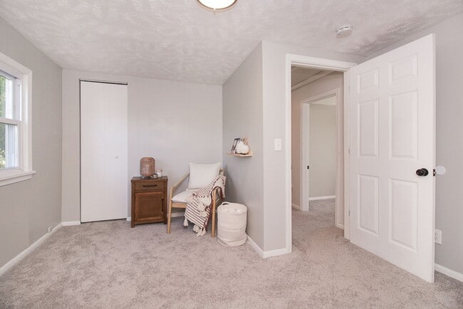 Building Photo - 3 bedroom 3 bathroom Single Family Home