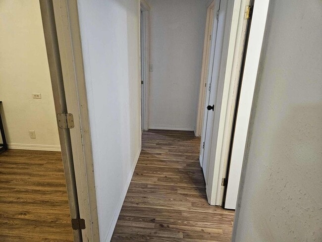 Building Photo - 365 Bare St