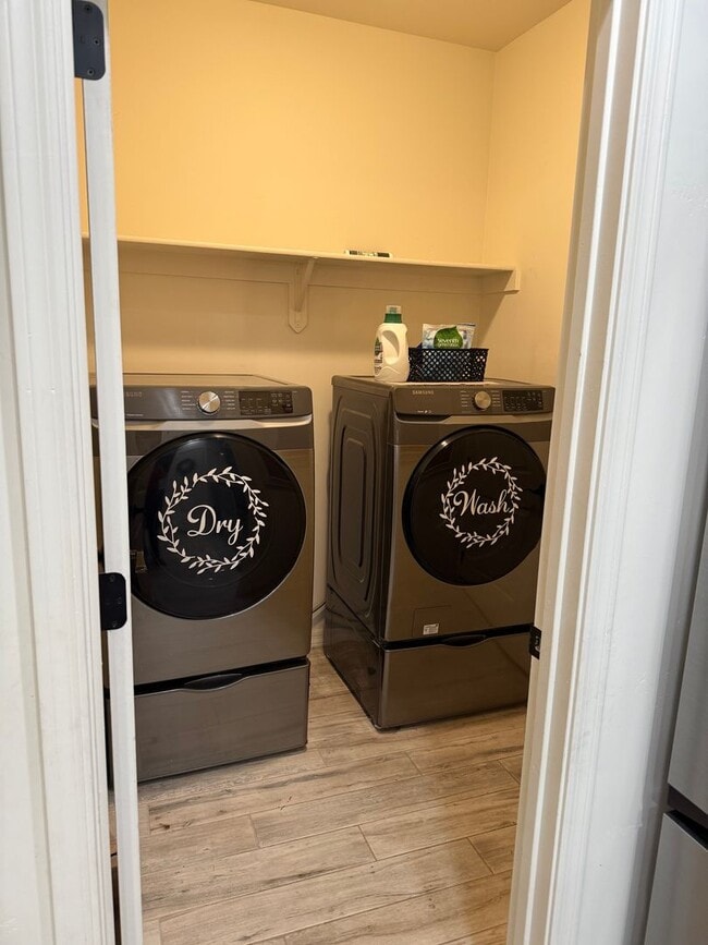 Building Photo - Spool home corner lot in the Foothills