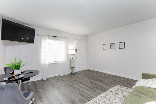 Building Photo - 1324 Hillside Ave