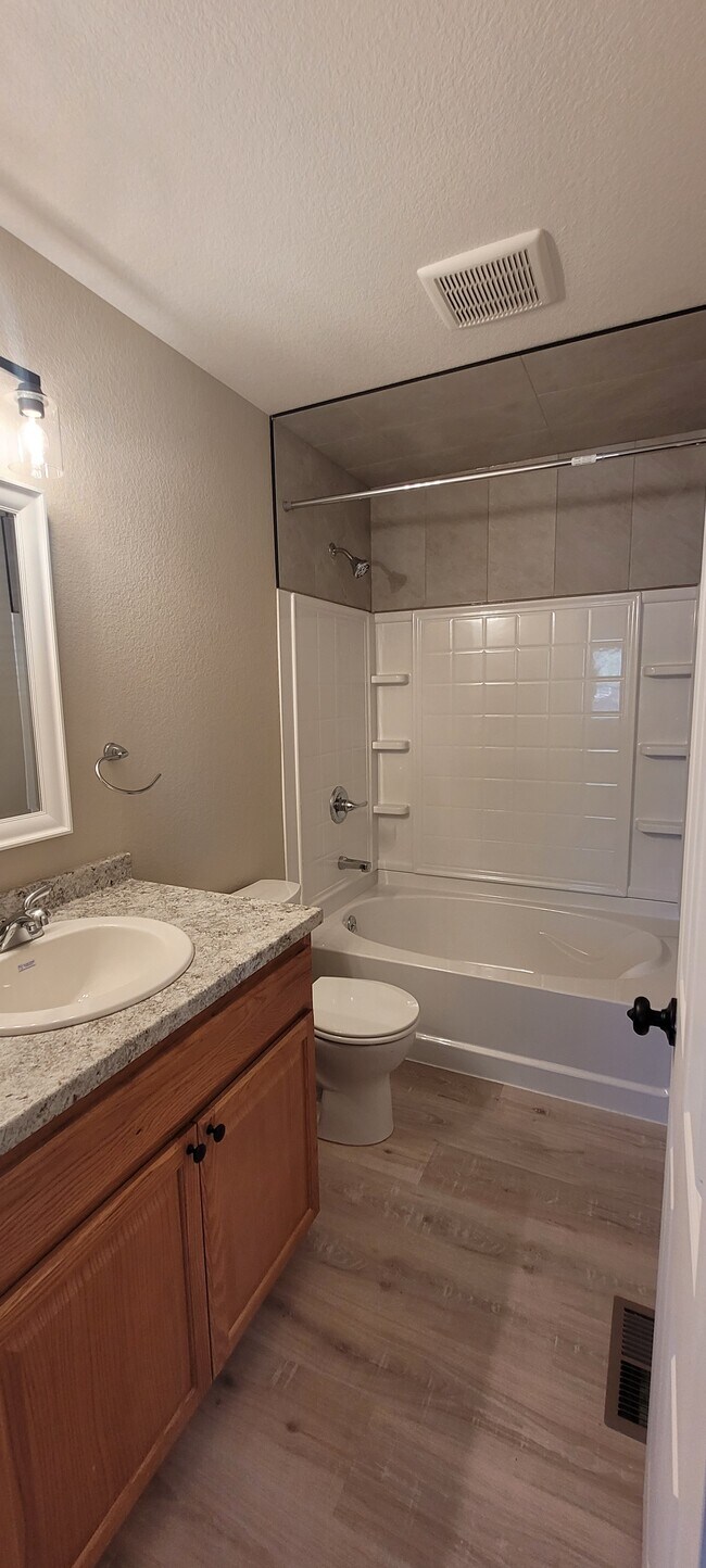 Building Photo - 403 28th Ave Ct