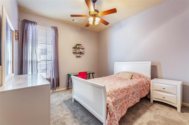 Building Photo - 920 Fannin Dr