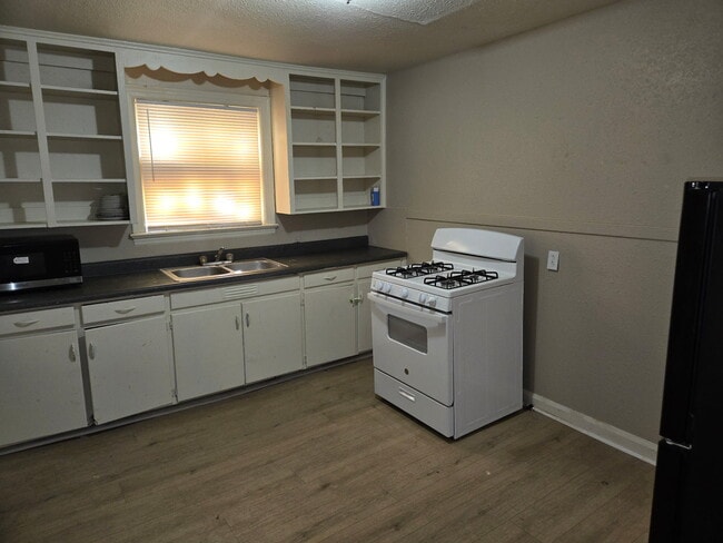 Building Photo - 1518 Chandler St