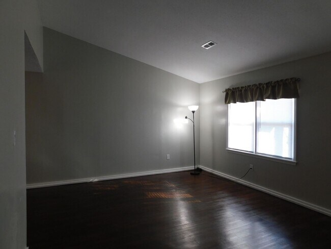 Building Photo - Charming Home in Havelock