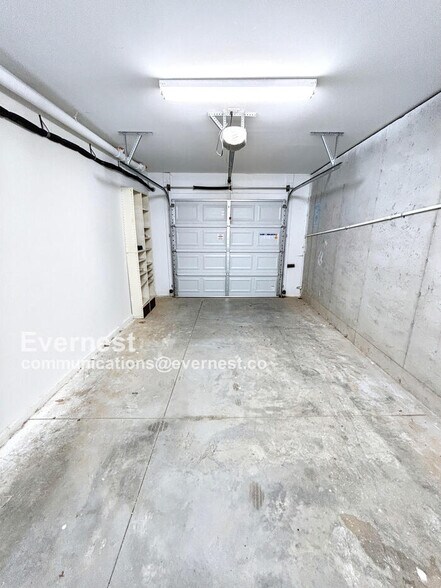 Building Photo - 224 W Acadia Ave