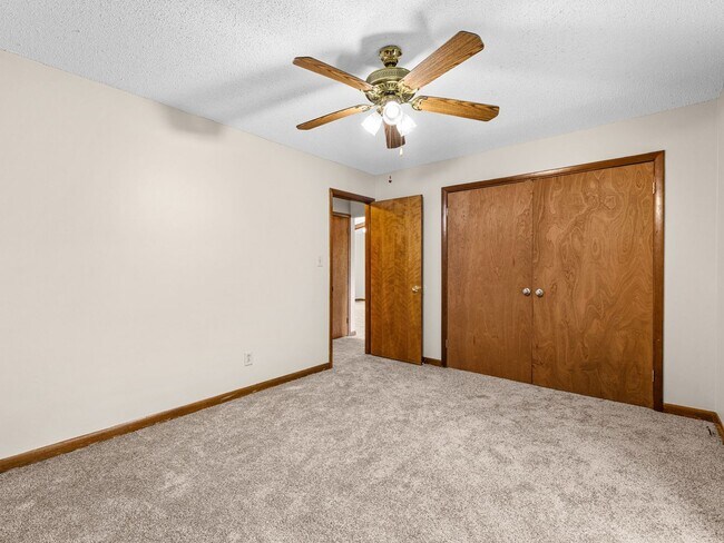 Building Photo - 934 Welsh Ln