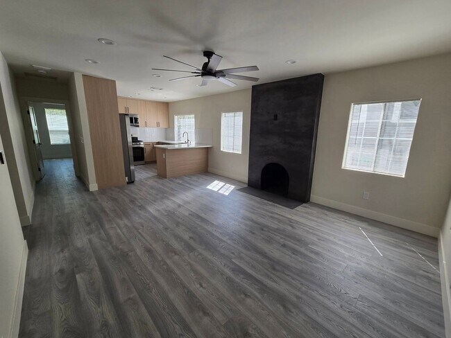 Building Photo - Completely Remodeled Home for Rent – Midtown Sacramento