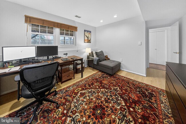 Building Photo - 1726 Glastonberry Rd