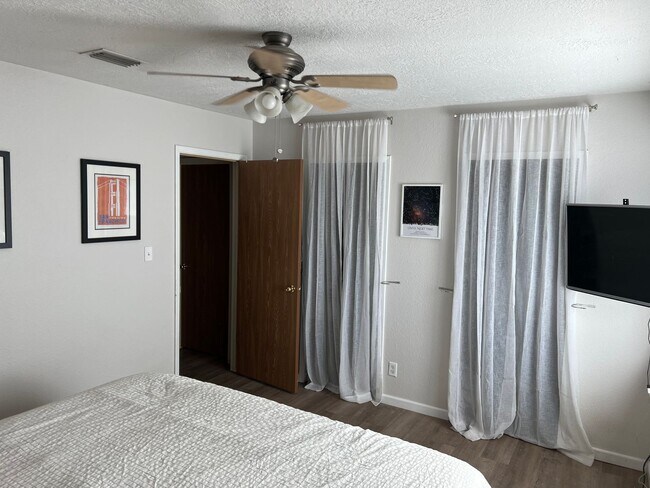 Building Photo - RIO RANCHO-VISTA HILLS