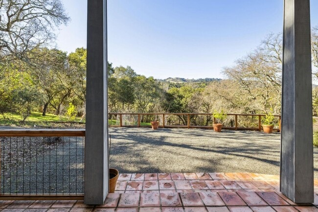 Building Photo - Charming 4BR Home Available in Private Portola Valley Cul de Sac