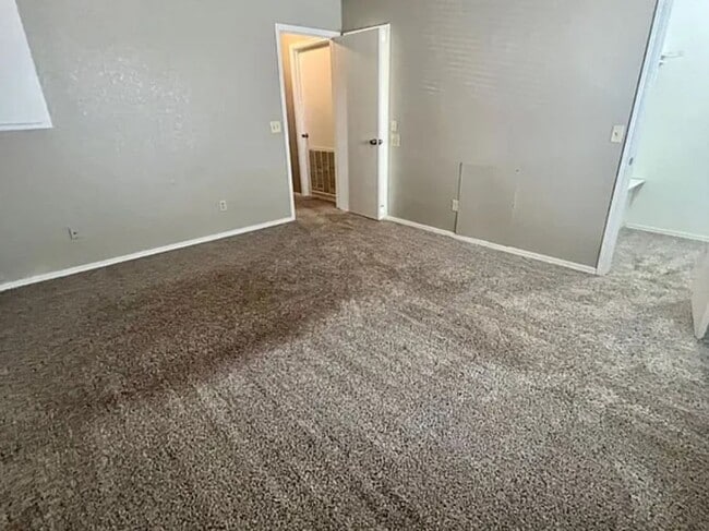 Building Photo - 1,562 sf Duplex in Norman