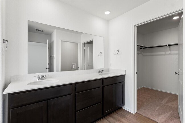 Building Photo - 625 Waterway Ave