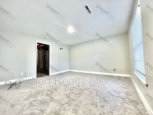 Building Photo - 7211 Montana Ave