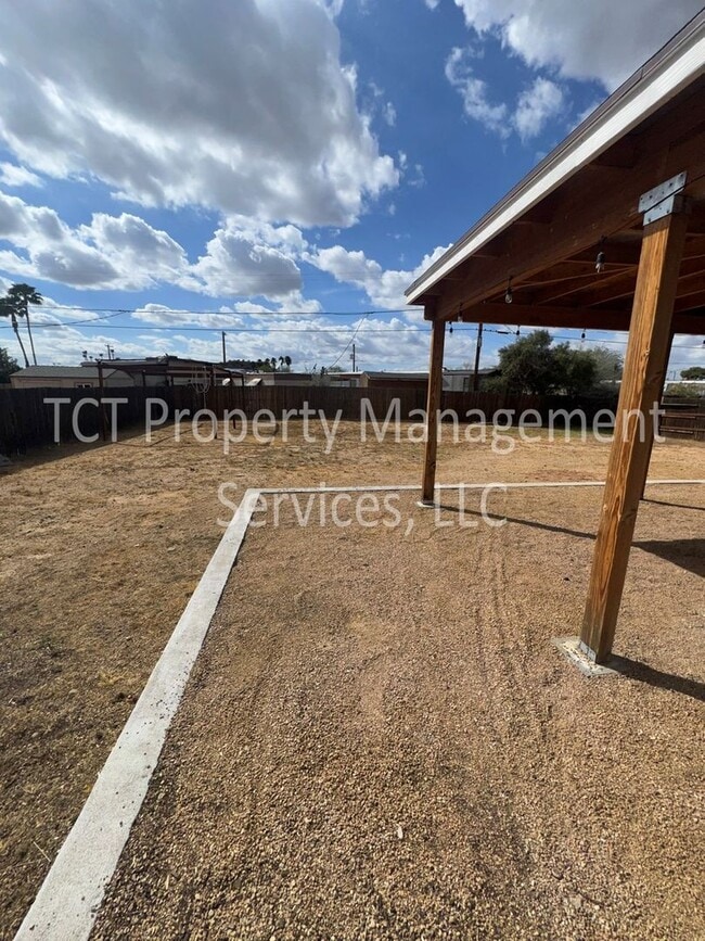 Building Photo - Newly Renovated Home With NO HOA on Large Lot