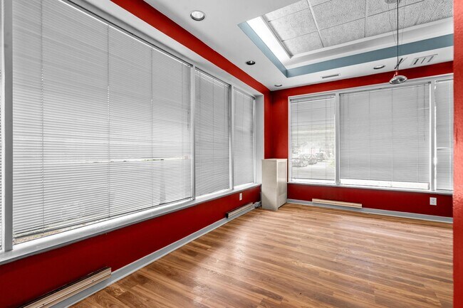 Building Photo - 104 Brown St