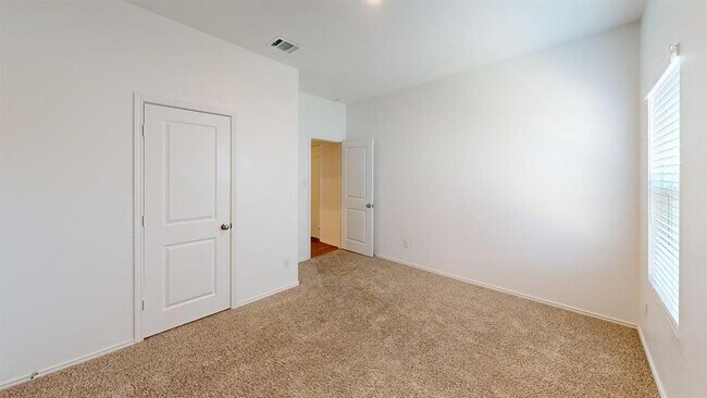 Building Photo - 1112 Rio Frio Ln