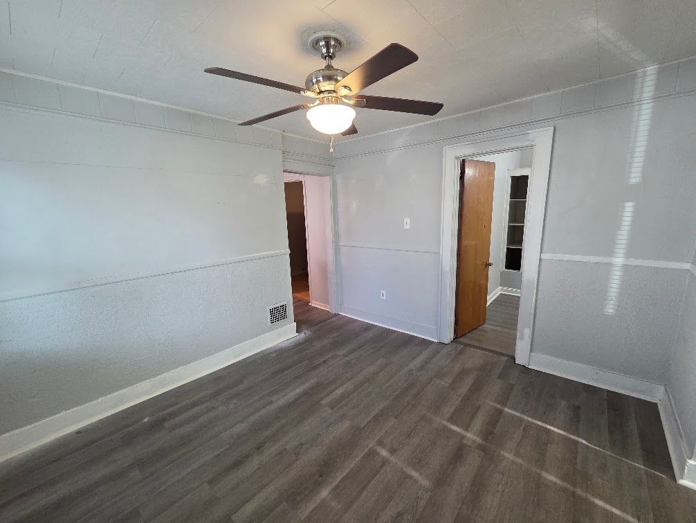 Building Photo - 112 Gale Ave