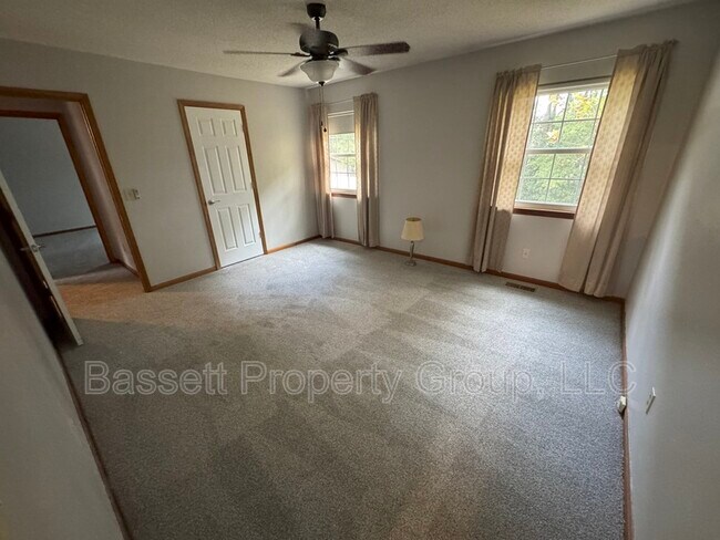 Building Photo - 123 Trestlewood Dr