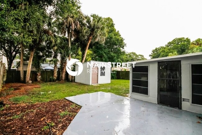 Building Photo - 3 Bedroom Pet-Friendly Home in Port Richey, FL with Main Street Renewal