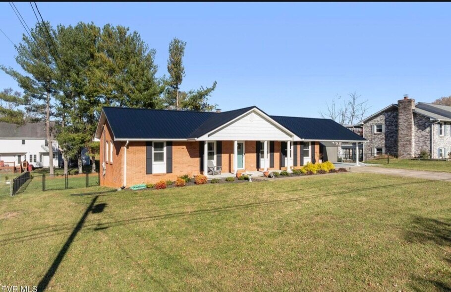 Building Photo - 2916 Newbern Dr