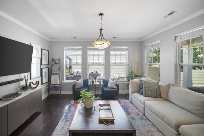 Building Photo - 2435 Double Oaks Rd