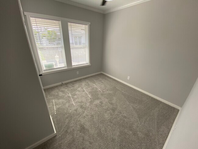 Building Photo - 1990 Douglas Ln