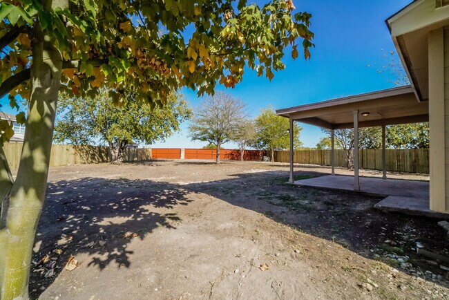 Building Photo - 207 Riders Walk
