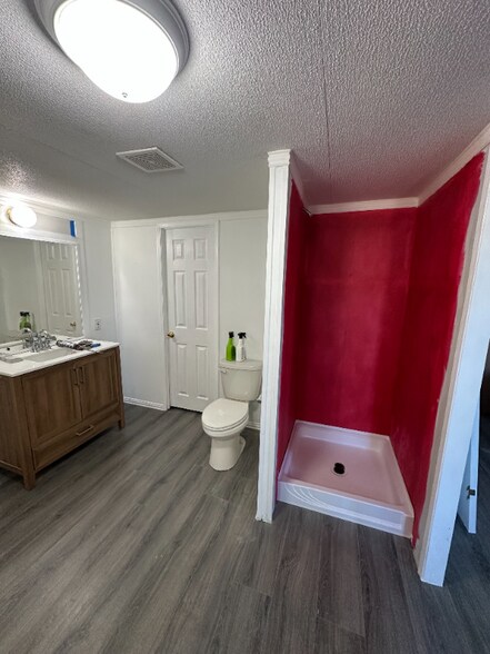 Building Photo - 6021 Quanah Hill Rd