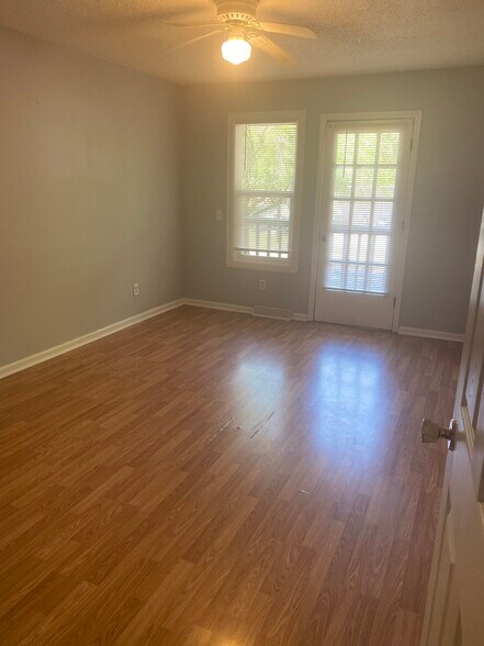 Building Photo - 286 Fleming Rd