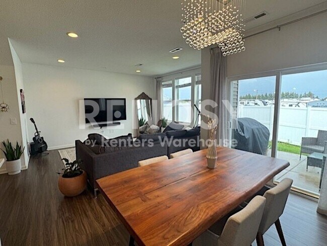 Building Photo - PRIME 3BD/2.5BA TOWNHOUSE IN MAPLE GROVE