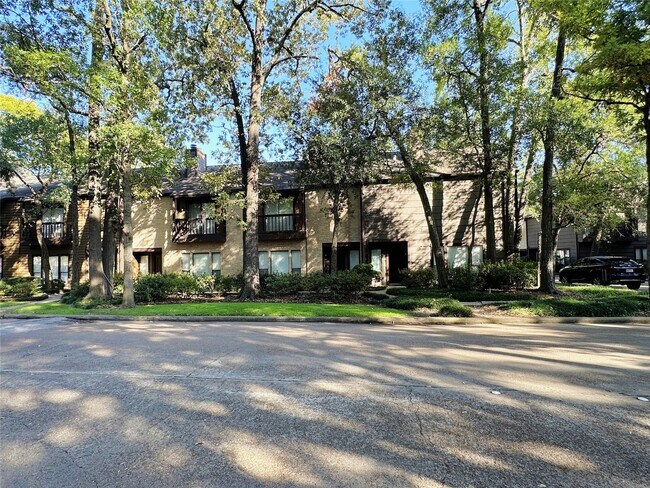 Building Photo - 11711 Memorial Dr