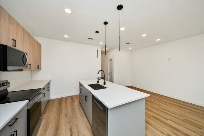 Building Photo - 5201 Fairchild St