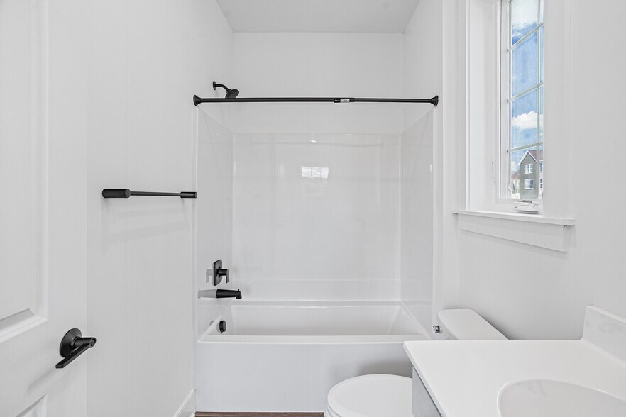 1st Floor Full Bath - 509 Freeman St