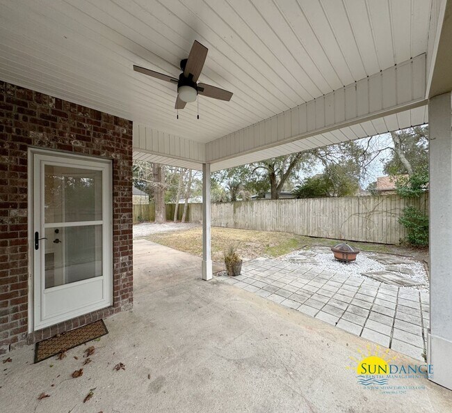 Building Photo - Prime Location: 4 Bedroom Home in Elliot Point Neighborhood, Fort Walton Beach!