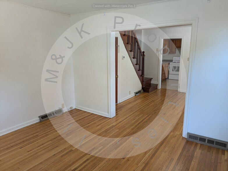 Building Photo - 1023 Spruce St