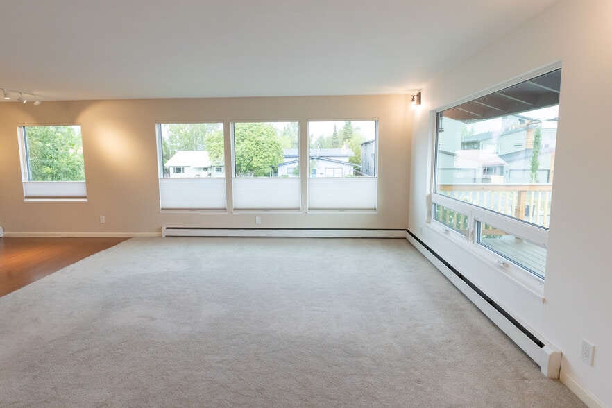 Building Photo - 1536 G St