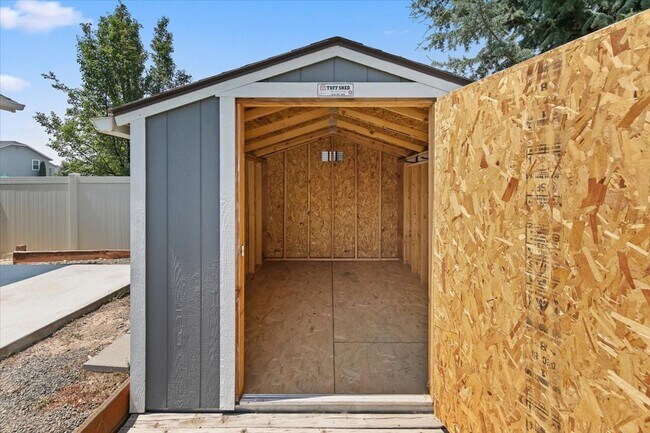 Building Photo - Charming 3-Bedroom Home with Fenced Yard in the Heart of Meridian