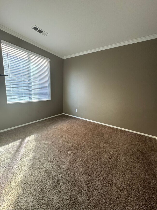 Building Photo - Beautiful Home in the Heart of Perris