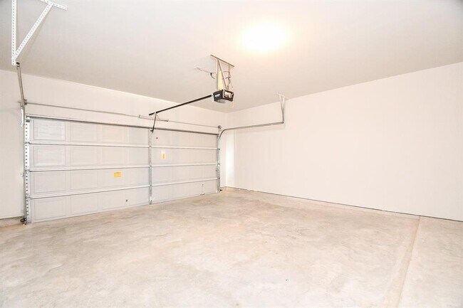 Building Photo - 7542 Coral Ter Dr