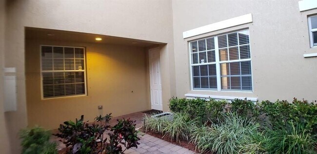 Building Photo - 8207 NW 128th Ln
