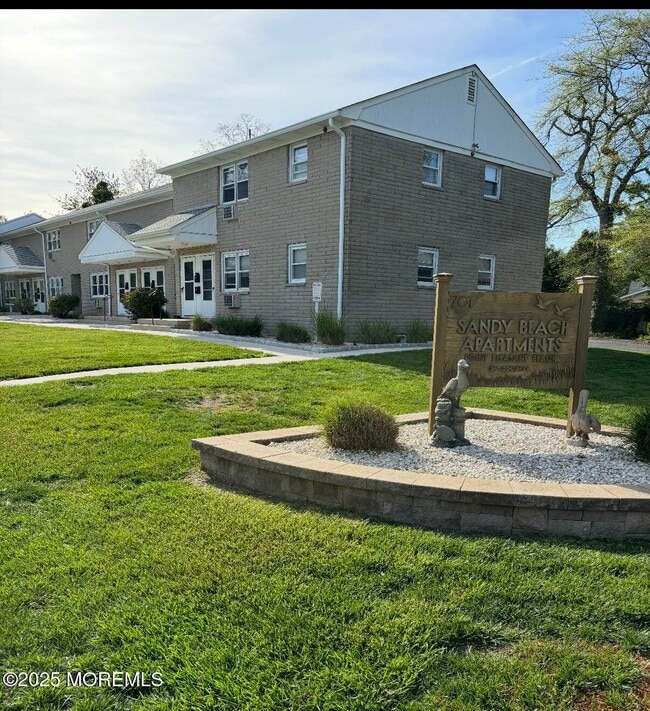 Primary Photo - 701 New York Ave